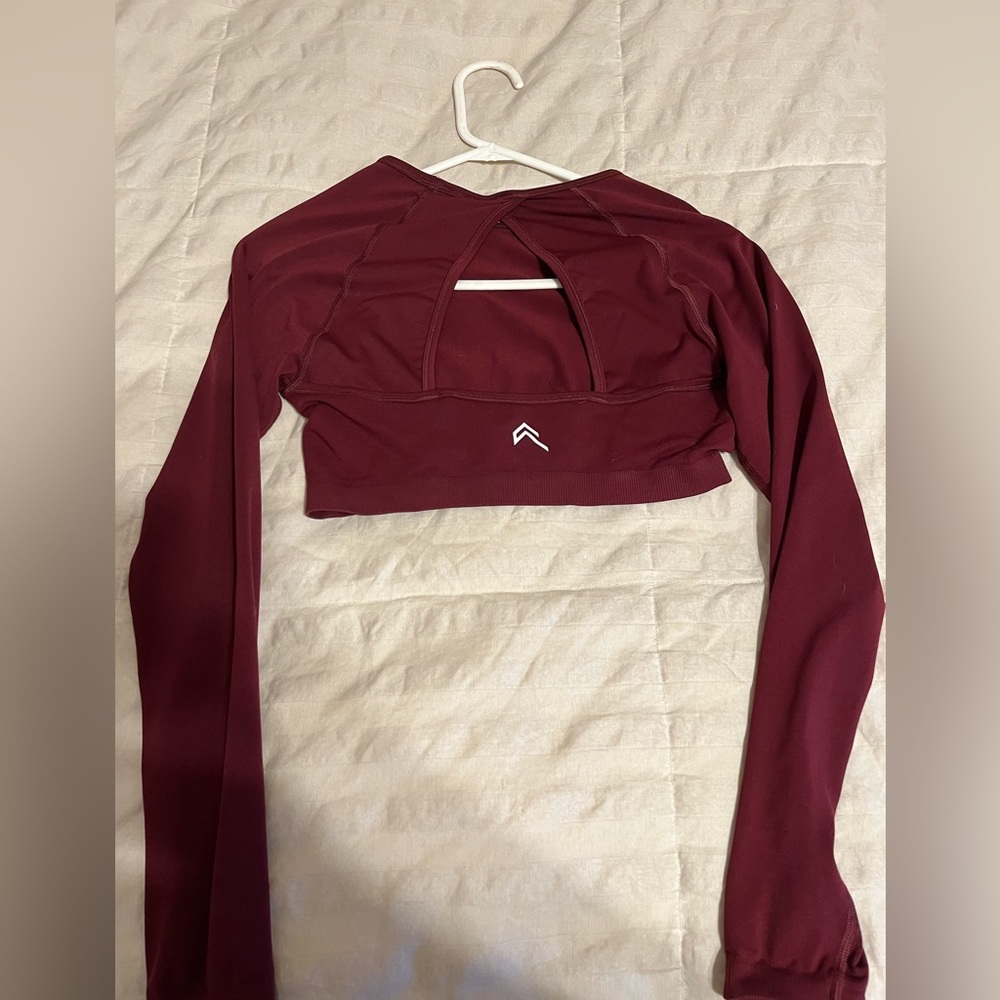 Oneractive effortless long sleeve crop top